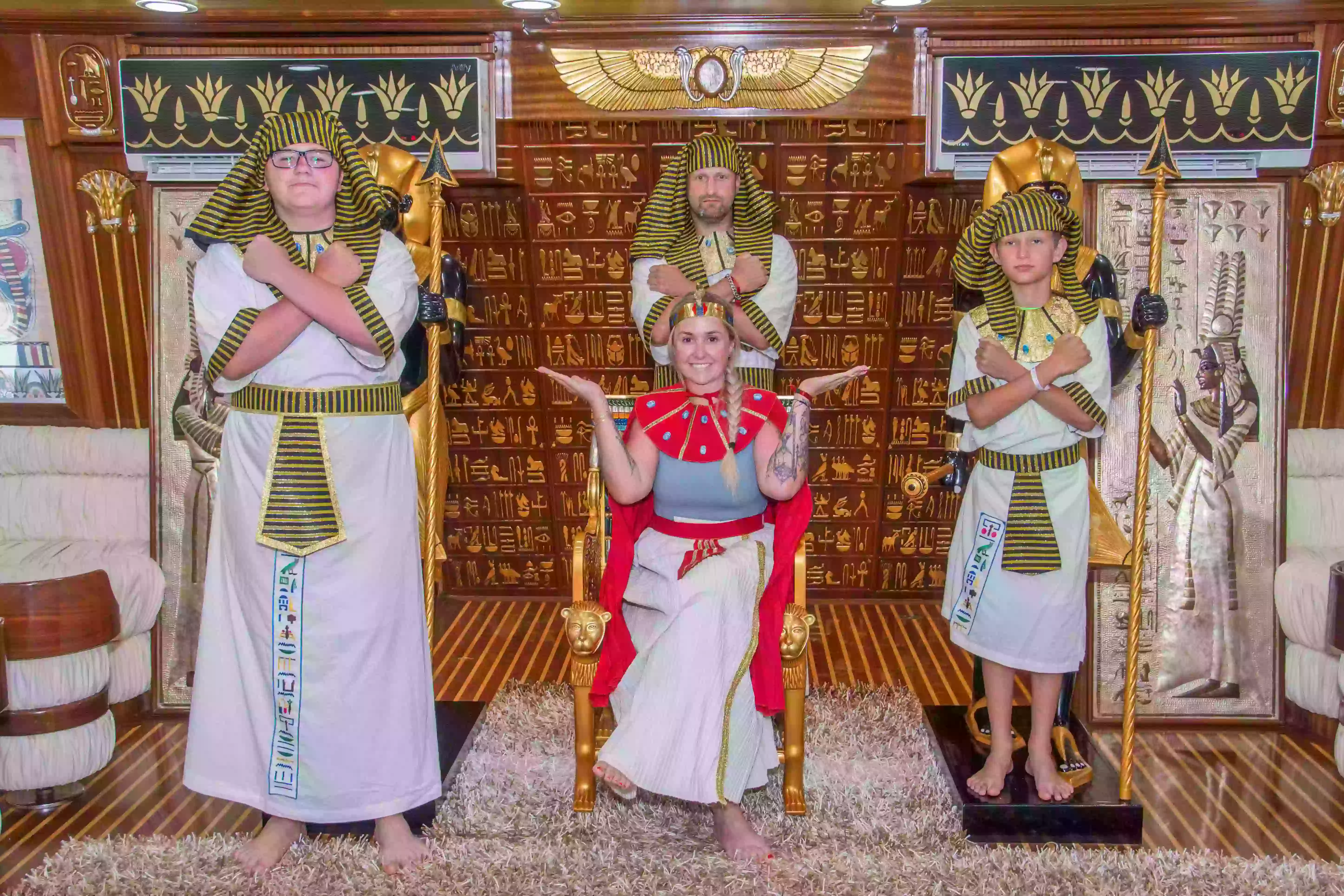 Łódź Nefertari